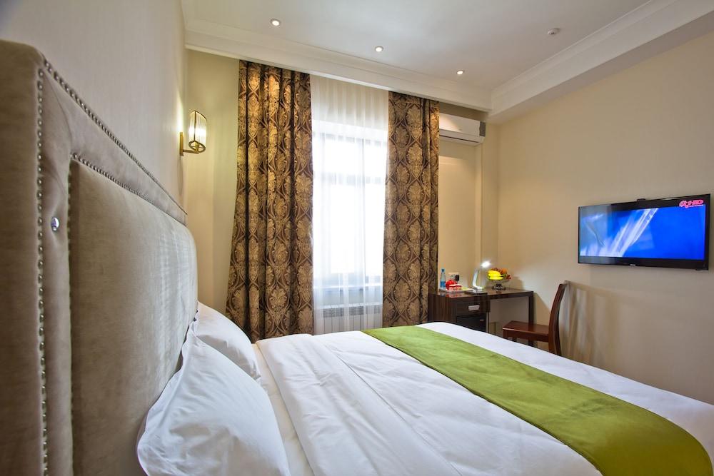 Garden Hotel Bishkek Exterior photo